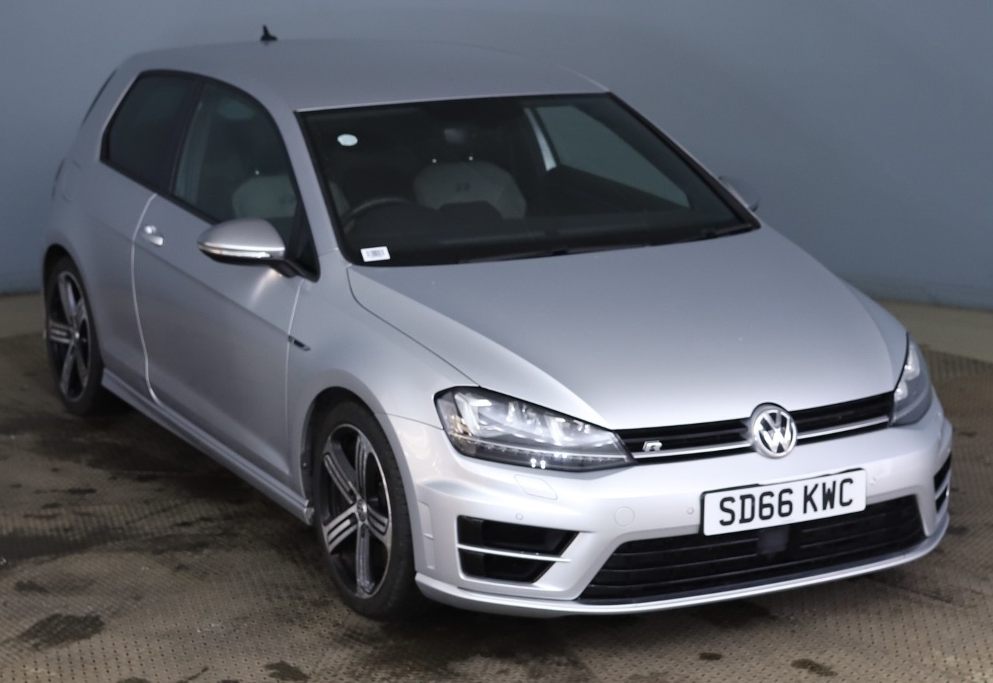 Used Volkswagen Golf 2016 for sale - 78112044: Photo 2