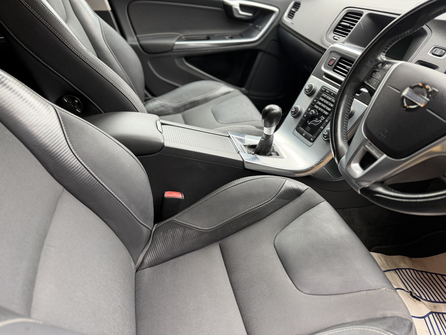 Used Volvo V60 2013 for sale - 77431391: Photo 10