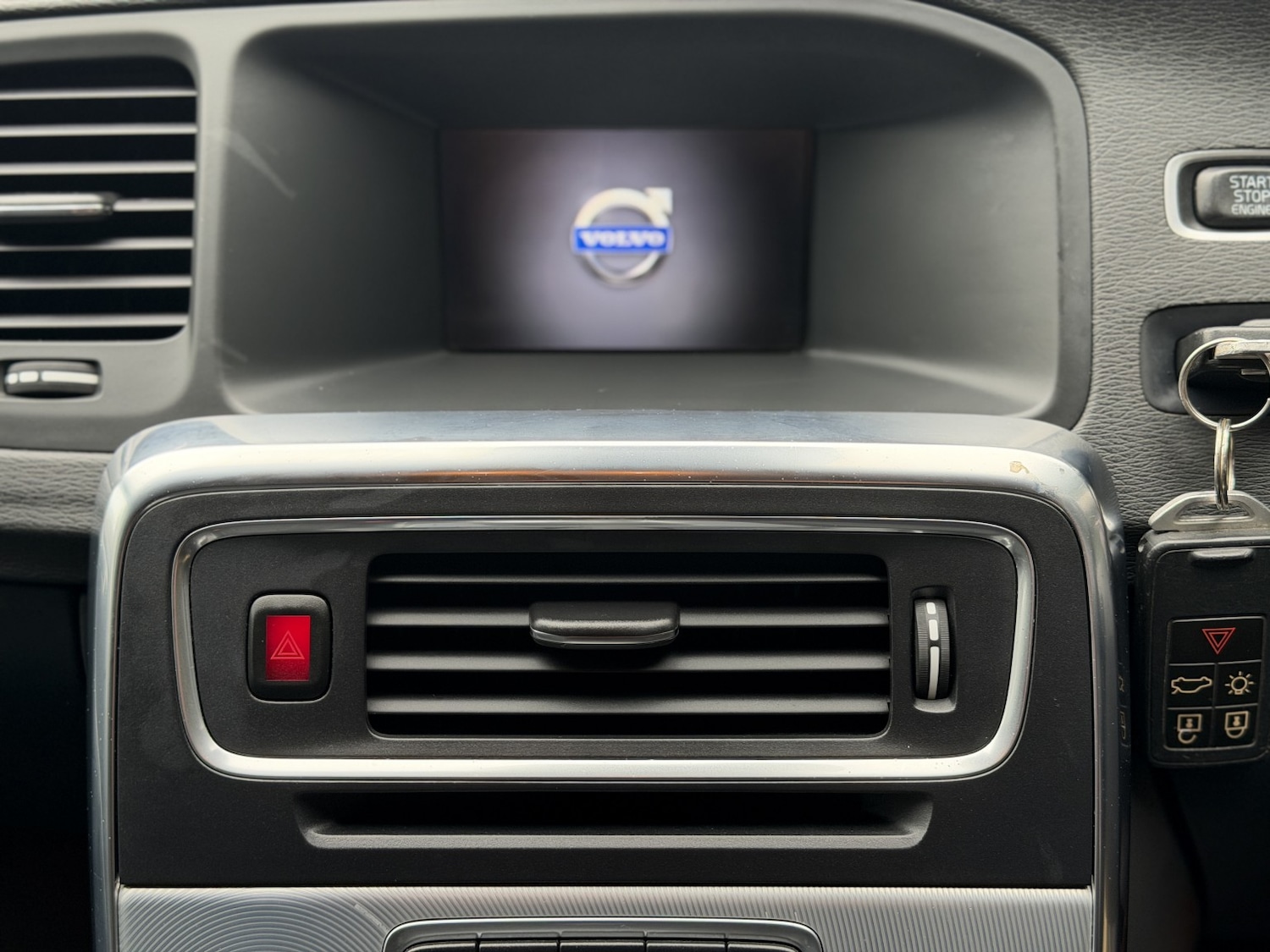 Used Volvo V60 2013 for sale - 77431391: Photo 16