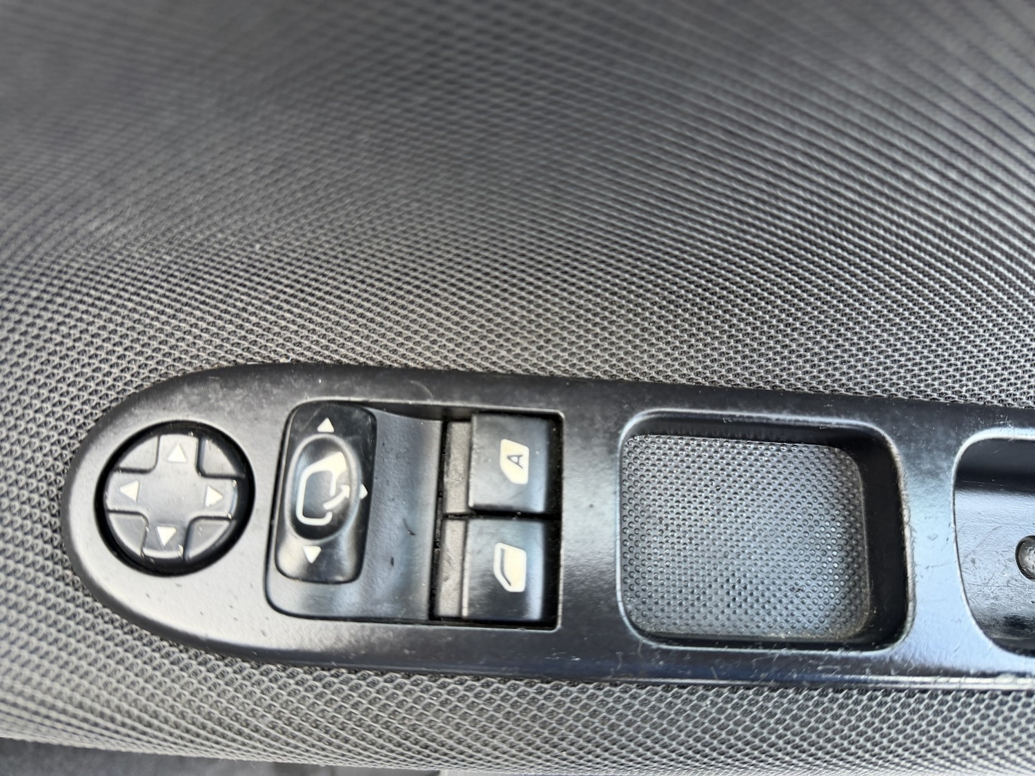 Used Peugeot 207 CC 2012 for sale - 76807270: Photo 14