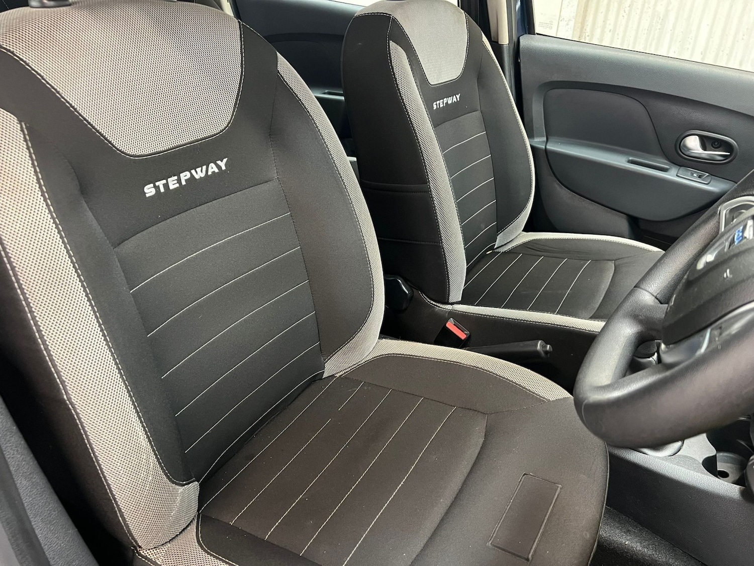 Used Dacia Sandero Stepway 2017 for sale - 78168773: Photo 17