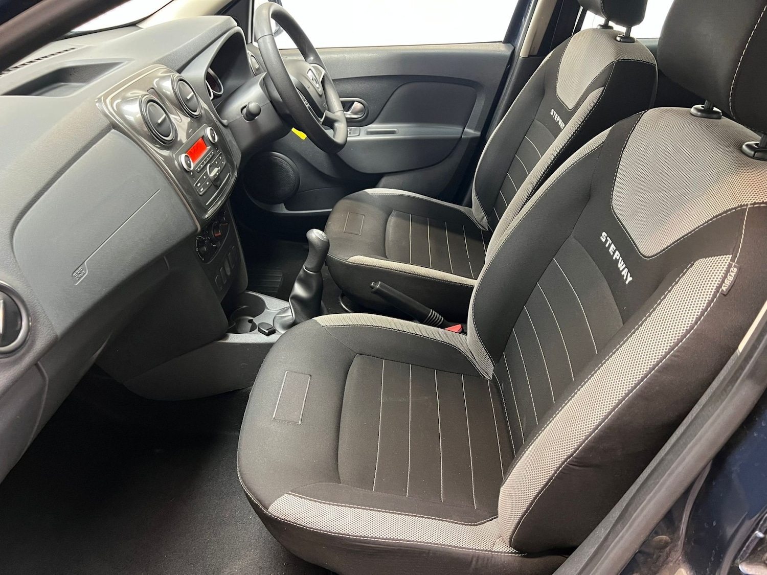 Used Dacia Sandero Stepway 2017 for sale - 78168773: Photo 20