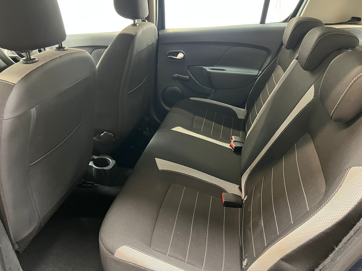 Used Dacia Sandero Stepway 2017 for sale - 78168773: Photo 23