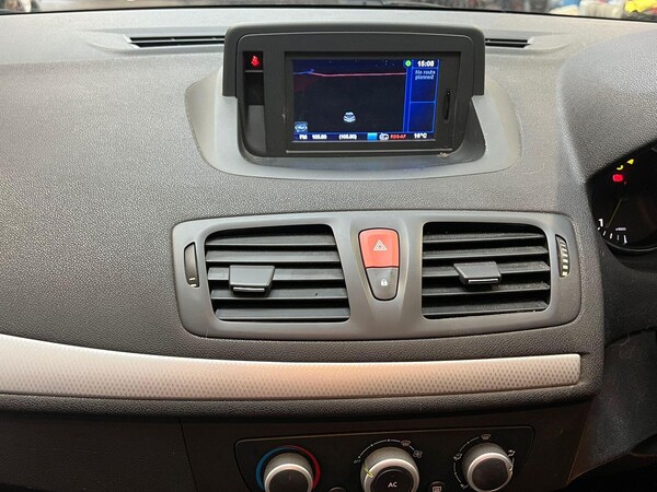 Used Renault Megane 2010 for sale - 76273330: Photo 24