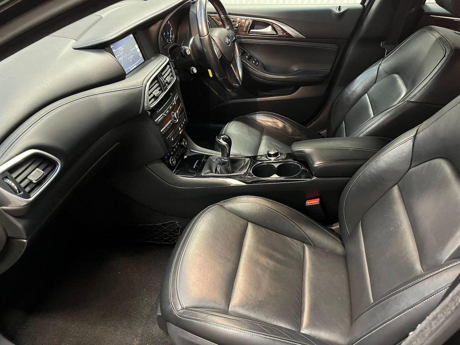 Used Infiniti Q30 2017 for sale - 76643380: Photo 4