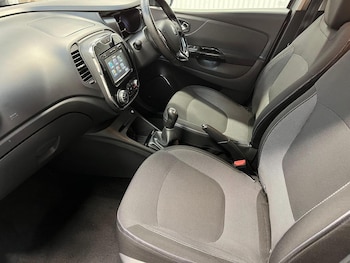 Used Renault Captur 2015 for sale - 76397049: Photo