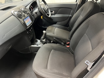 Used Dacia Sandero 2018 for sale - 79456844: Photo