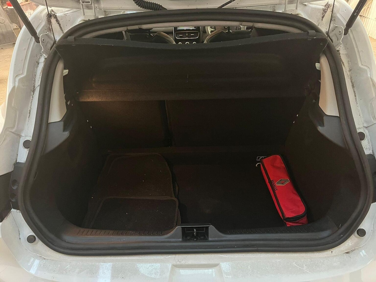 Used Renault Clio 2016 for sale - 76656131: Photo 26