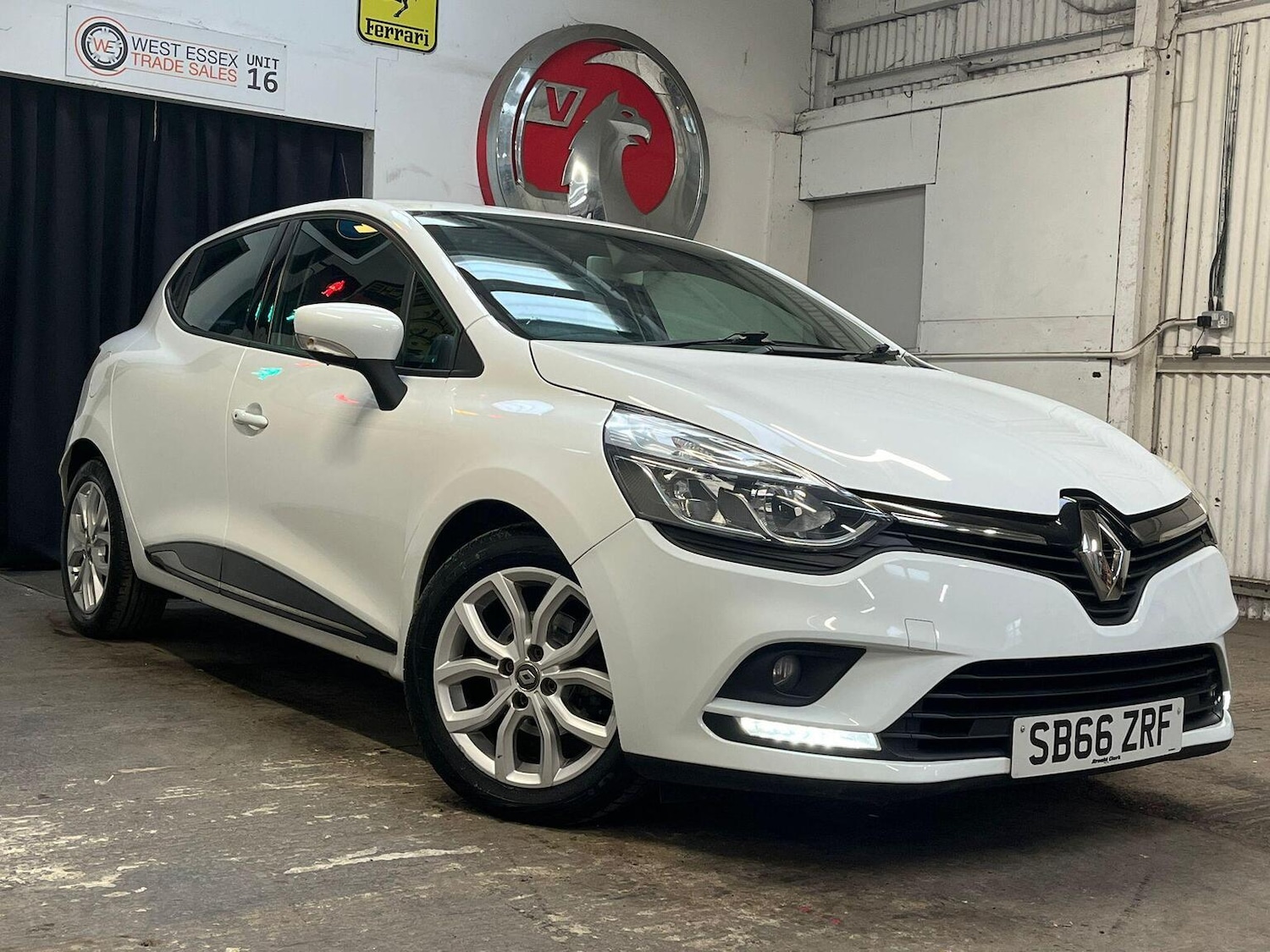 Used Renault Clio 2016 for sale - 76656131: Photo 3