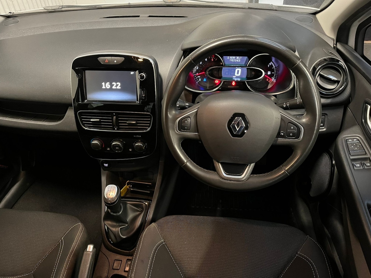 Used Renault Clio 2016 for sale - 77851236: Photo 17