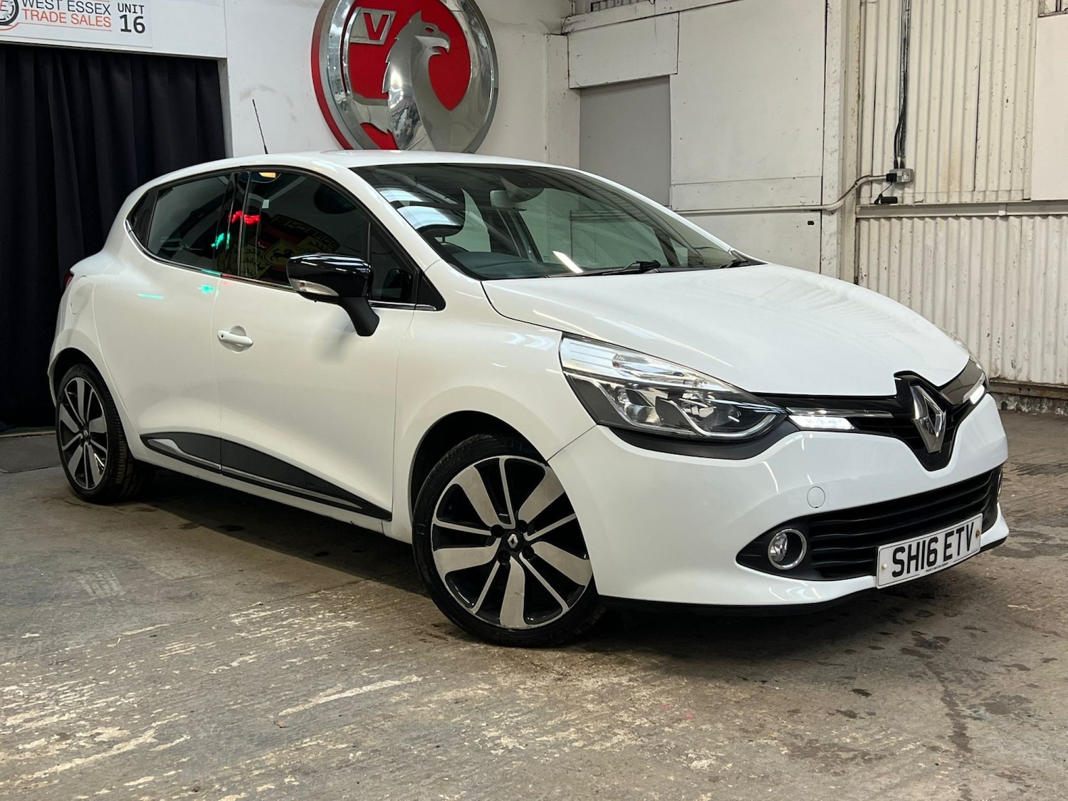 Used Renault Clio 2016 for sale - 77851236: Photo 3