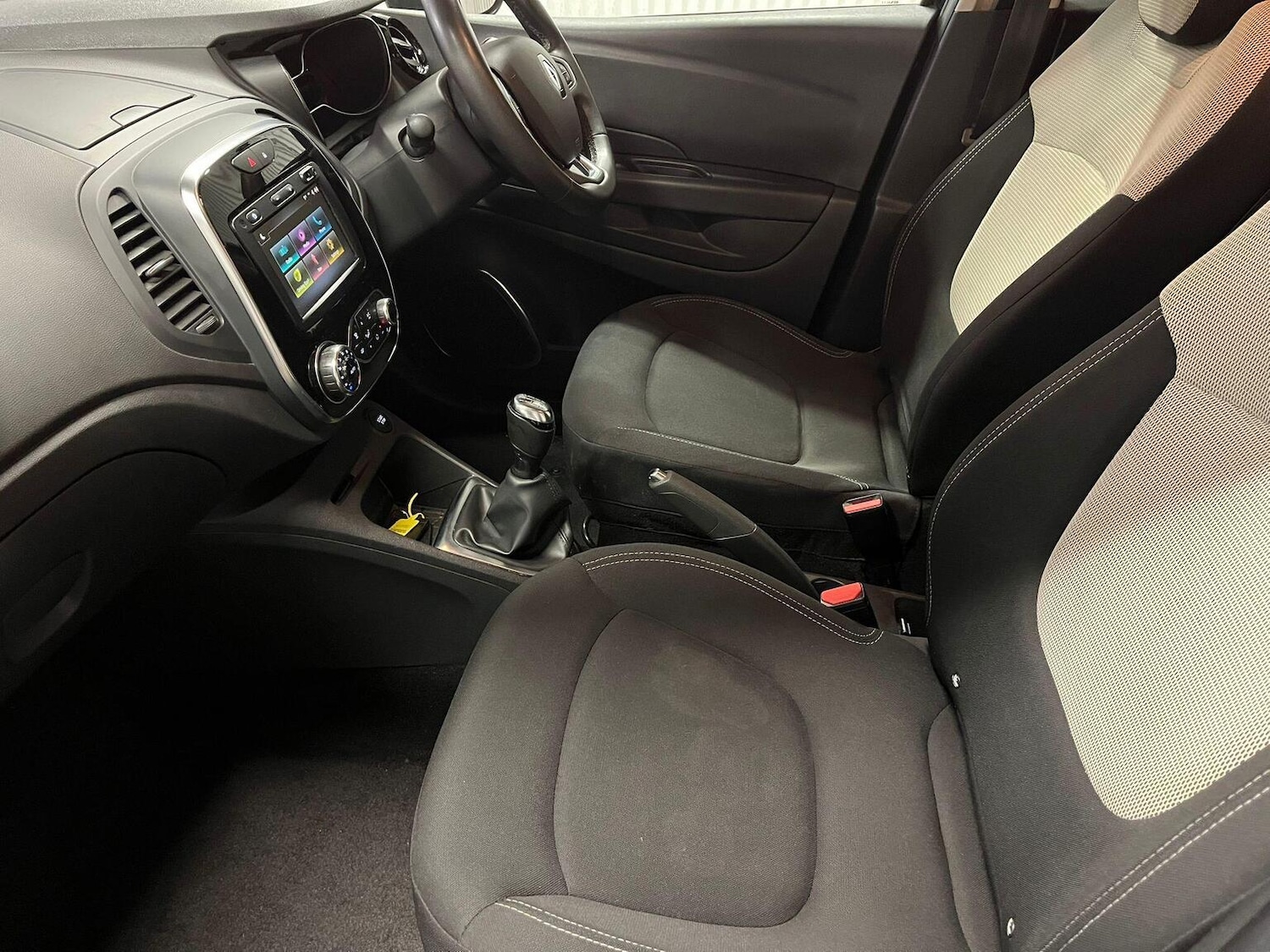 Used Renault Captur 2019 for sale - 76631559: Photo 4