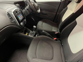 Used Renault Captur 2019 for sale - 76631559: Photo