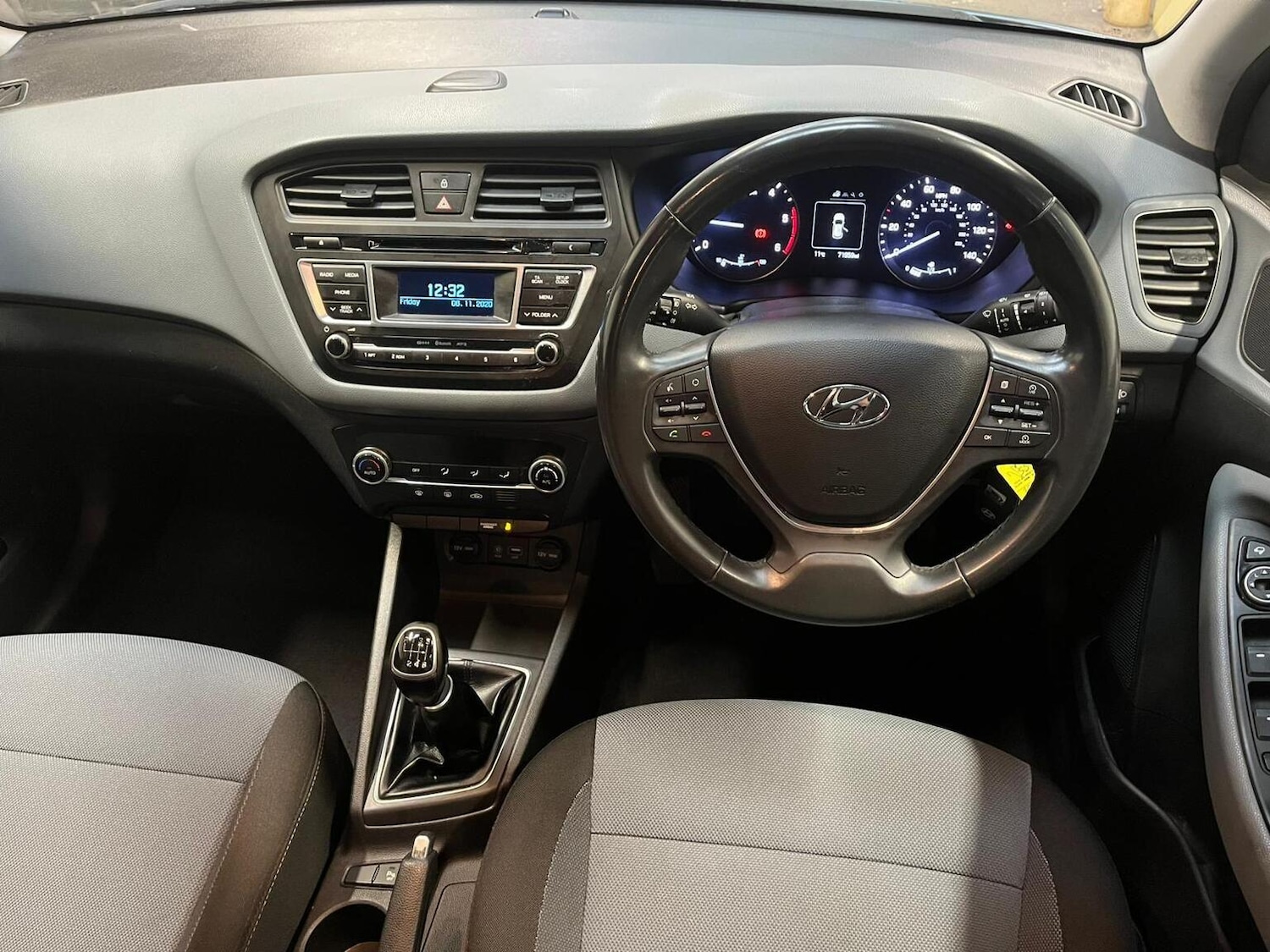 Used Hyundai i20 2015 for sale - 76982728: Photo 17