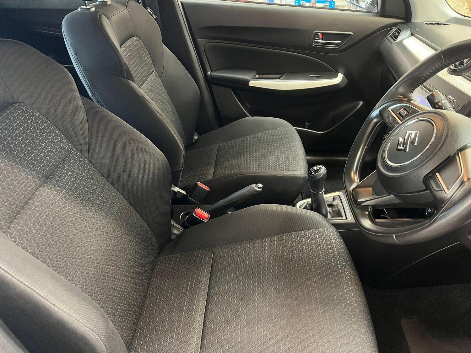 Used Suzuki Swift 2020 for sale - 76305591: Photo 20