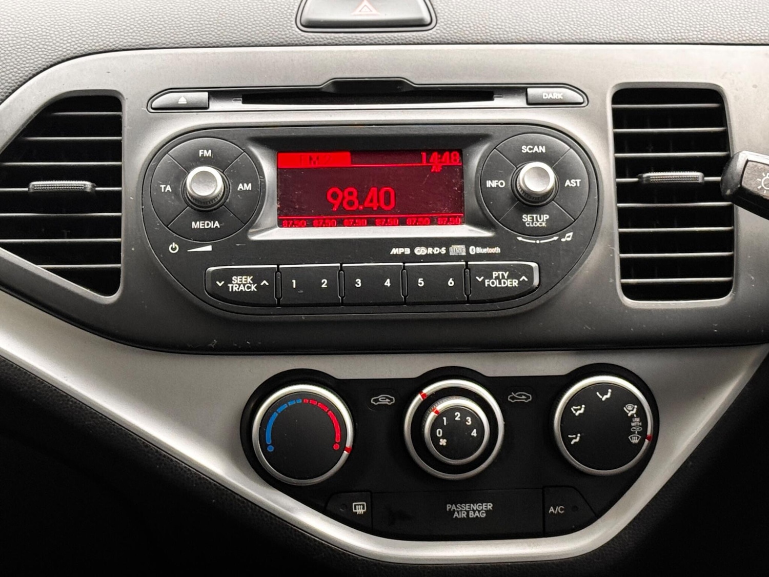 Used Kia Picanto 2014 for sale - 76701621: Photo 30