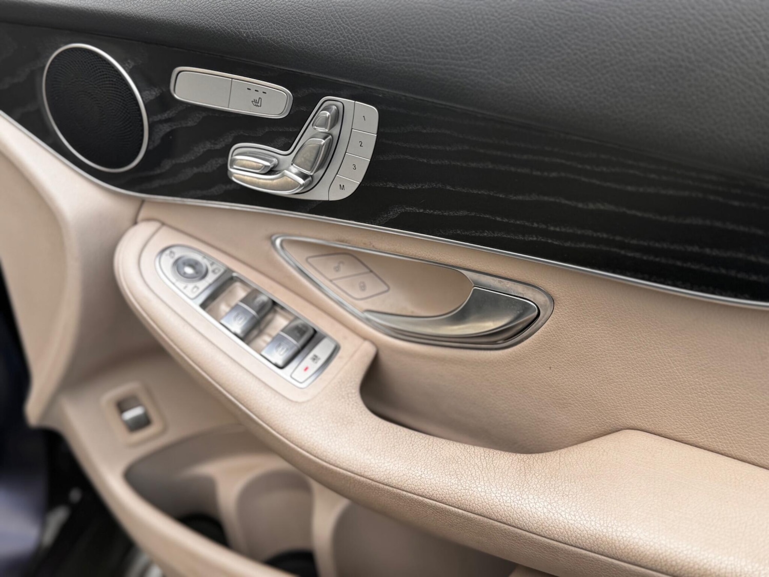 Used Mercedes-Benz GLC 2017 for sale - 76743576: Photo 17