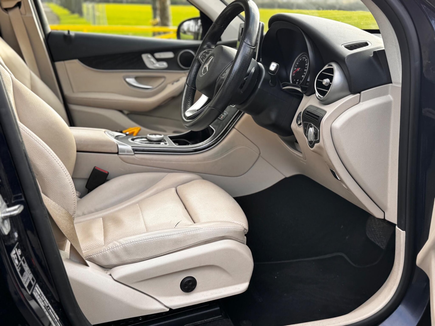 Used Mercedes-Benz GLC 2017 for sale - 76743576: Photo 51