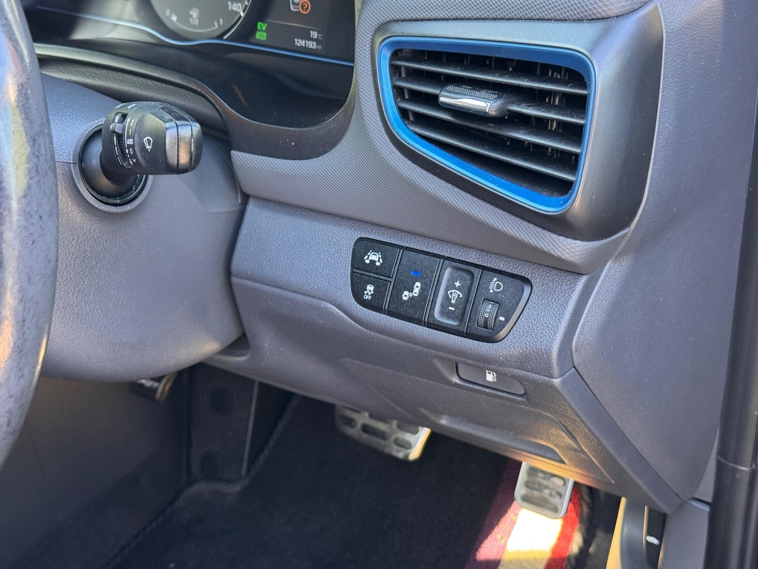 Vehicle 28