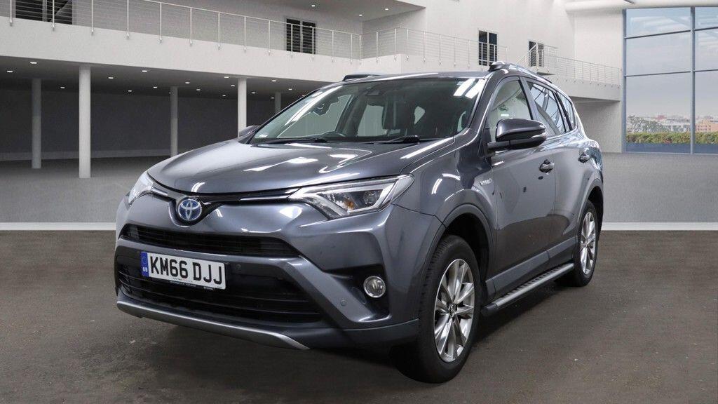 Used Toyota RAV4 2016 for sale - 76158605: Photo 2