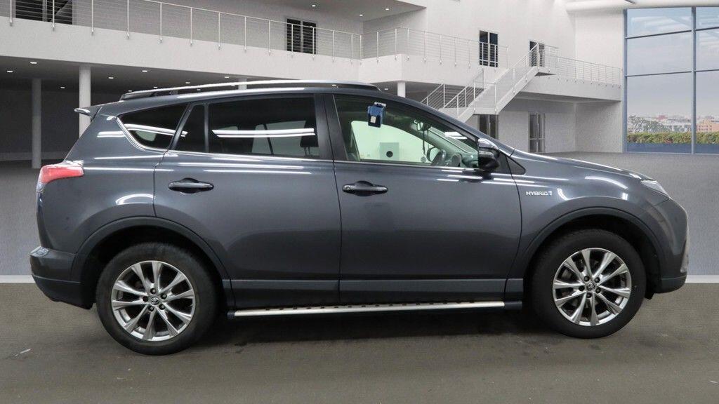 Used Toyota RAV4 2016 for sale - 76158605: Photo 5