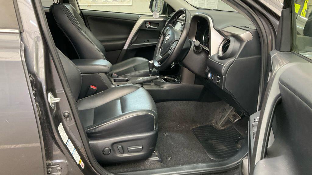 Used Toyota RAV4 2016 for sale - 76158605: Photo 9