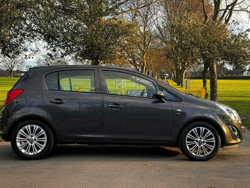 Used Vauxhall Corsa 2013 for sale - 77155597: Photo 2