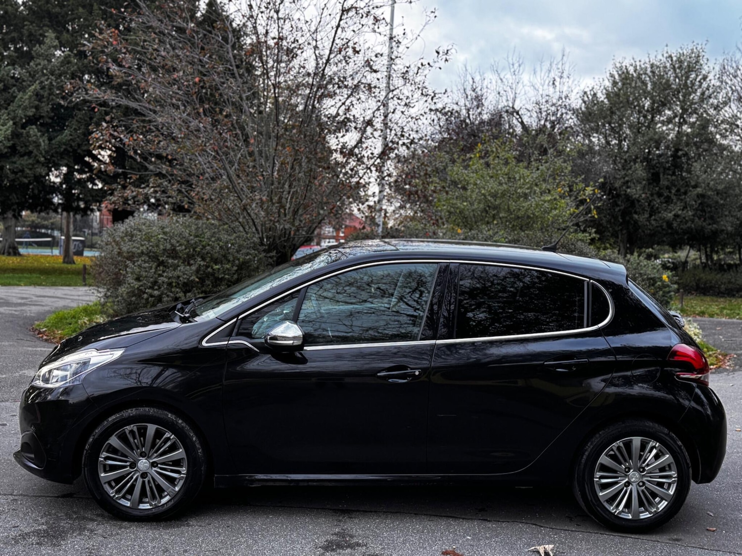 Used Peugeot 208 2017 for sale - 76633496: Photo 11