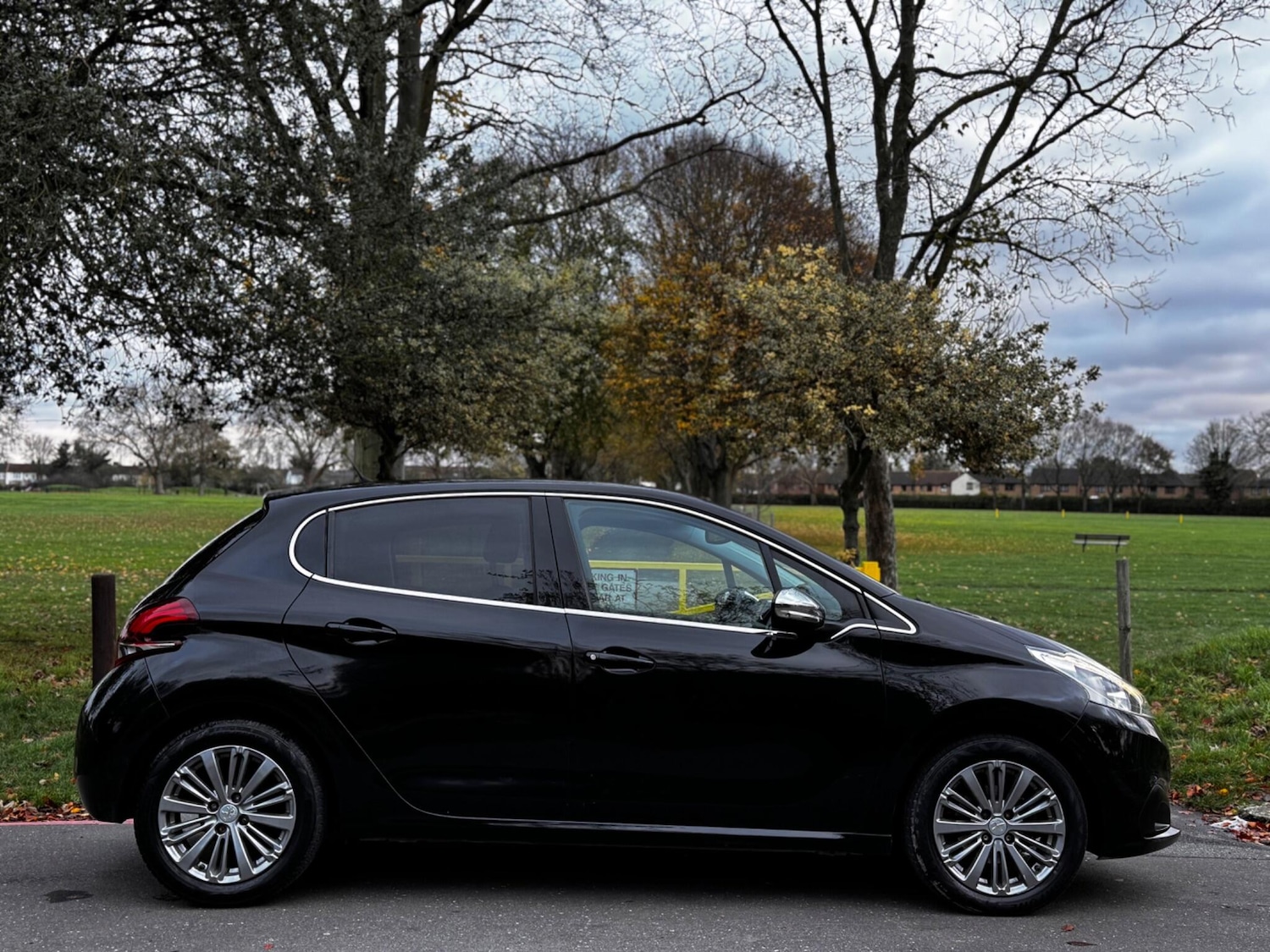 Used Peugeot 208 2017 for sale - 76633496: Photo 15