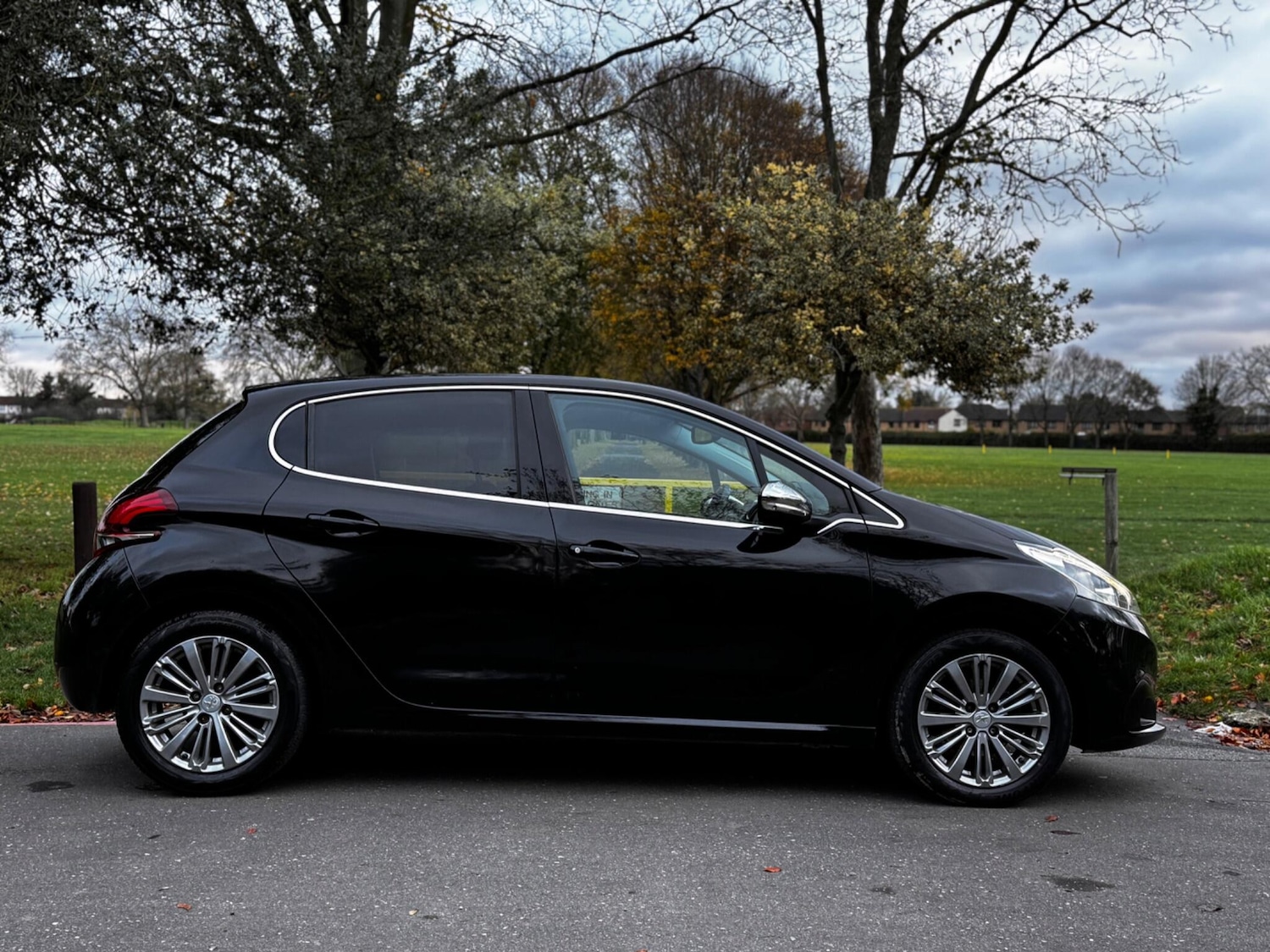 Used Peugeot 208 2017 for sale - 76633496: Photo 16