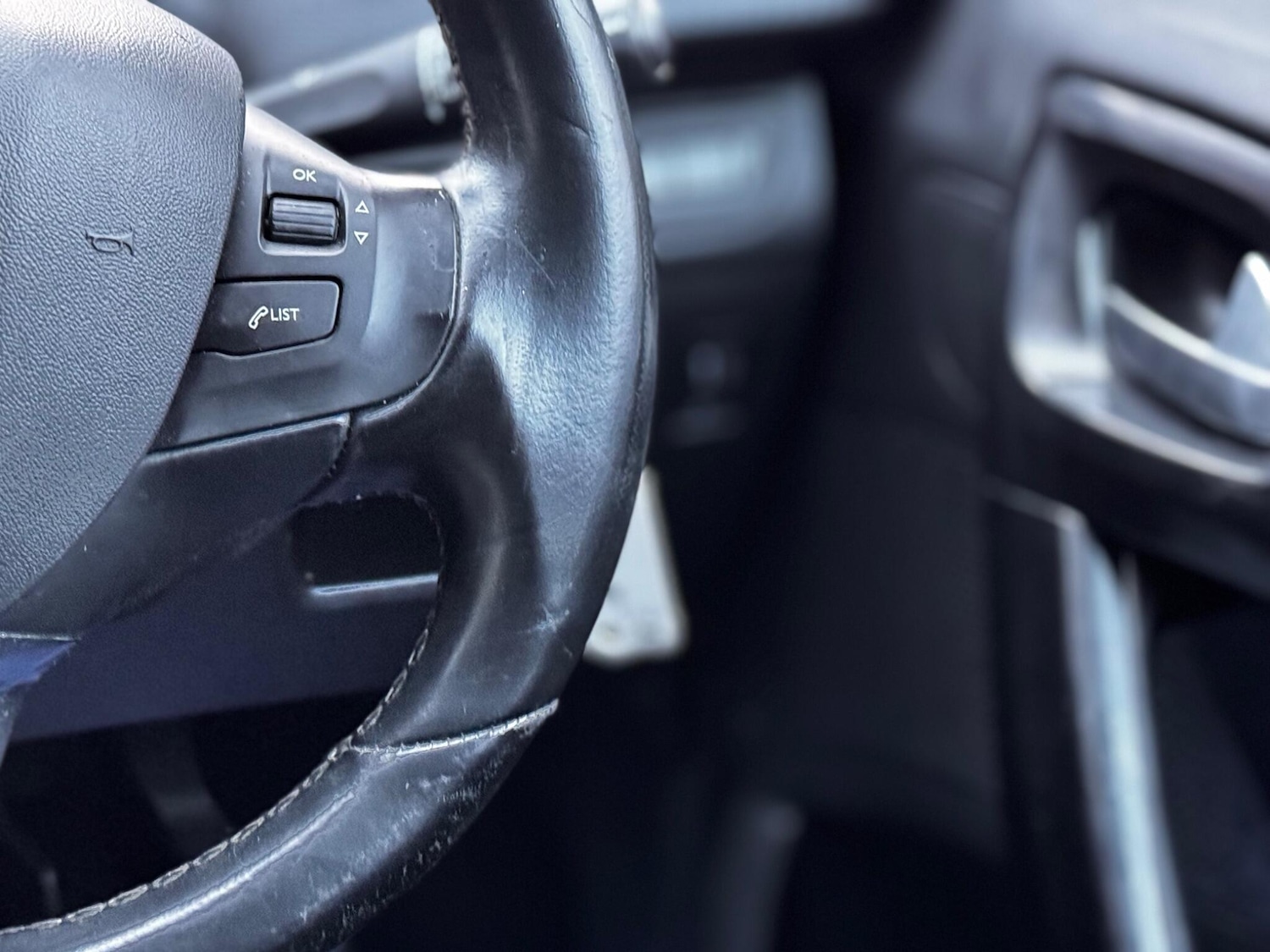 Used Peugeot 208 2017 for sale - 76633496: Photo 26