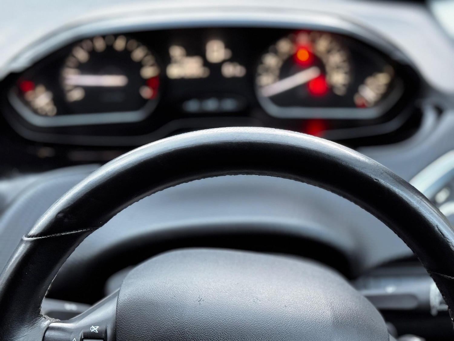 Used Peugeot 208 2017 for sale - 76633496: Photo 35