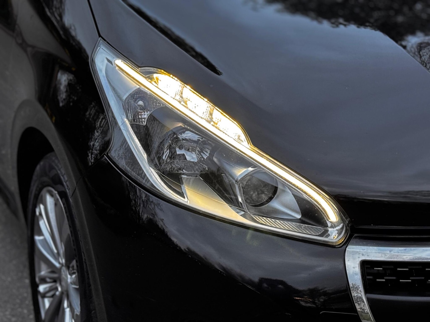 Used Peugeot 208 2017 for sale - 76633496: Photo 41