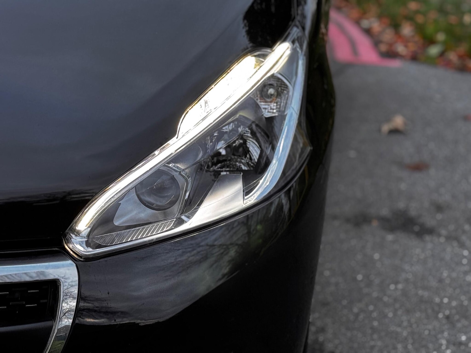 Used Peugeot 208 2017 for sale - 76633496: Photo 42