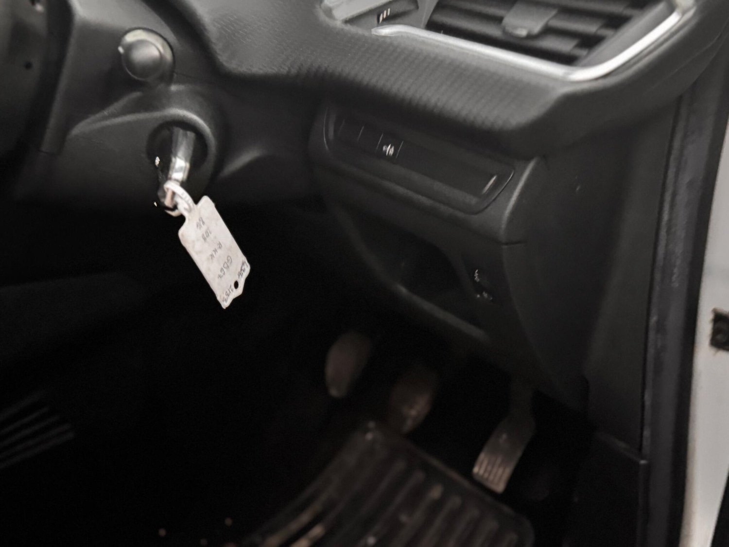 Used Peugeot 208 2018 for sale - 76701639: Photo 25