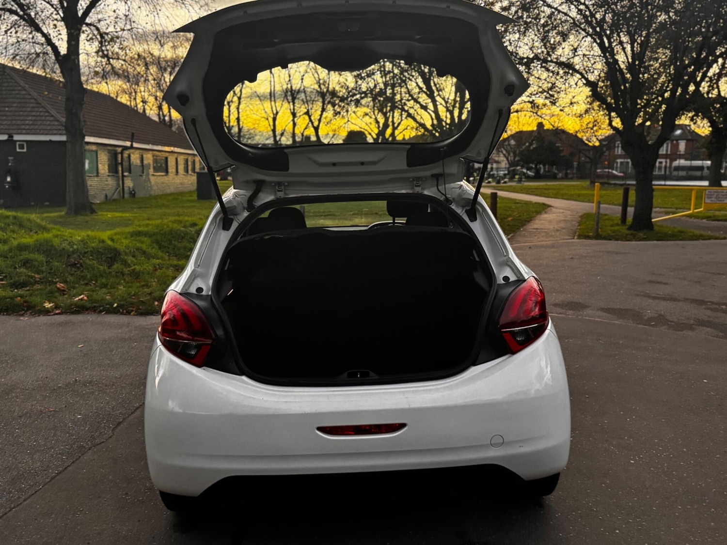 Used Peugeot 208 2018 for sale - 76701639: Photo 34