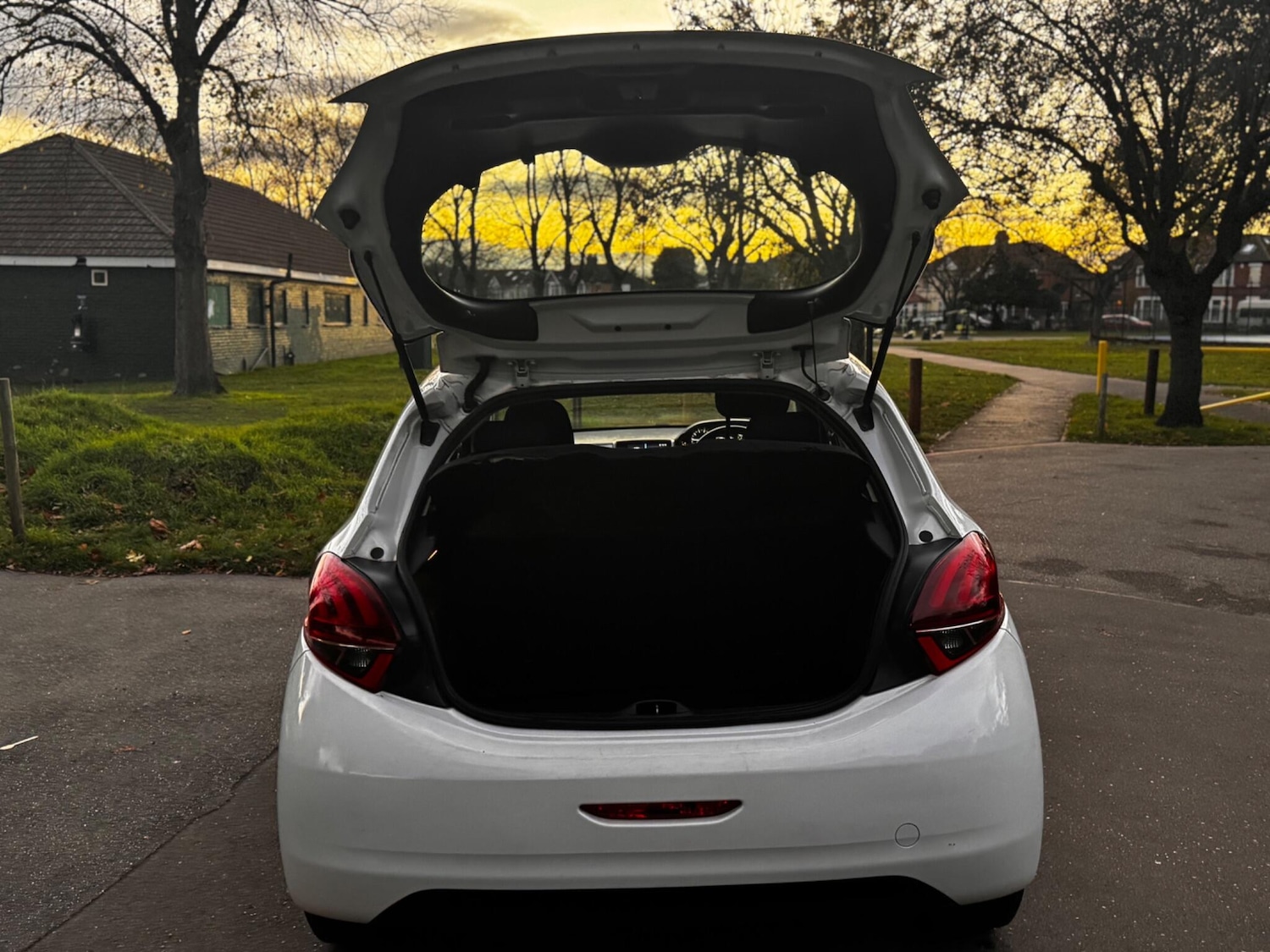 Used Peugeot 208 2018 for sale - 76701639: Photo 35