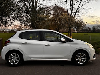 Used Peugeot 208 2018 for sale - 76701639: Photo