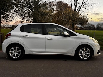 Used Peugeot 208 2018 for sale - 76701639: Photo