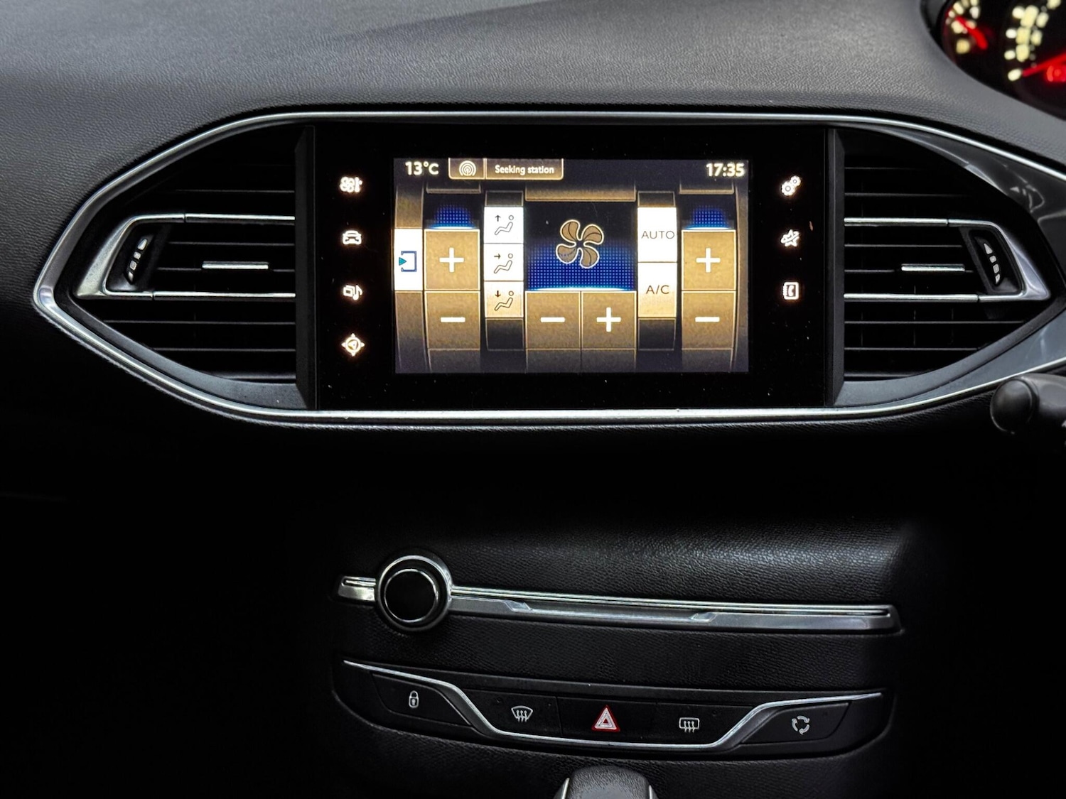 Used Peugeot 308 2016 for sale - 76398002: Photo 21