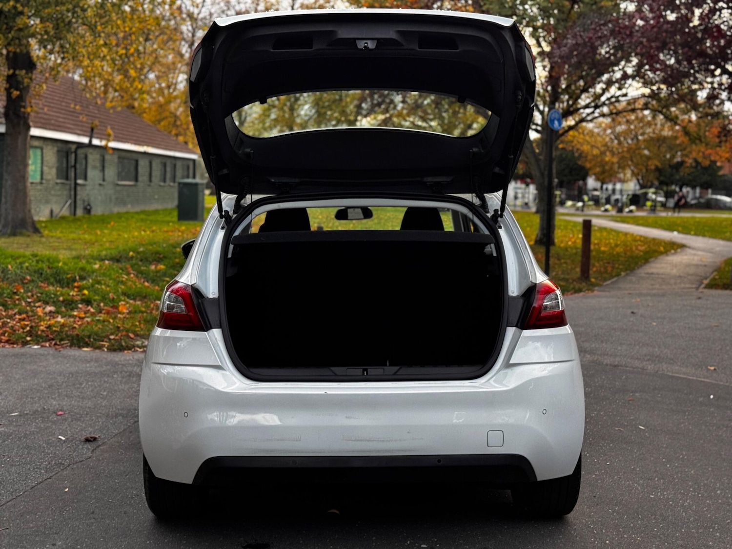 Used Peugeot 308 2016 for sale - 76398002: Photo 28