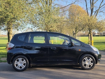 Used Honda Jazz 2009 for sale - 79305432: Photo