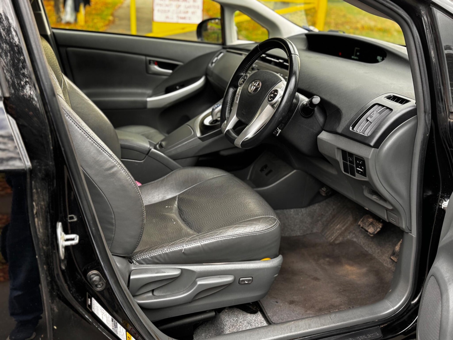 Used Toyota Prius 2010 for sale - 76398844: Photo 21