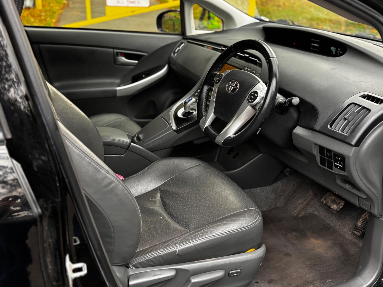 Used Toyota Prius 2010 for sale - 76398844: Photo 22