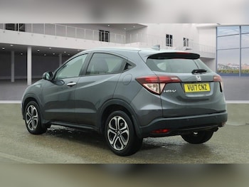 Used Honda HR-V 2017 for sale - 77940728: Photo