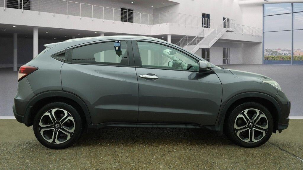 Used Honda HR-V 2017 for sale - 77940728: Photo 5