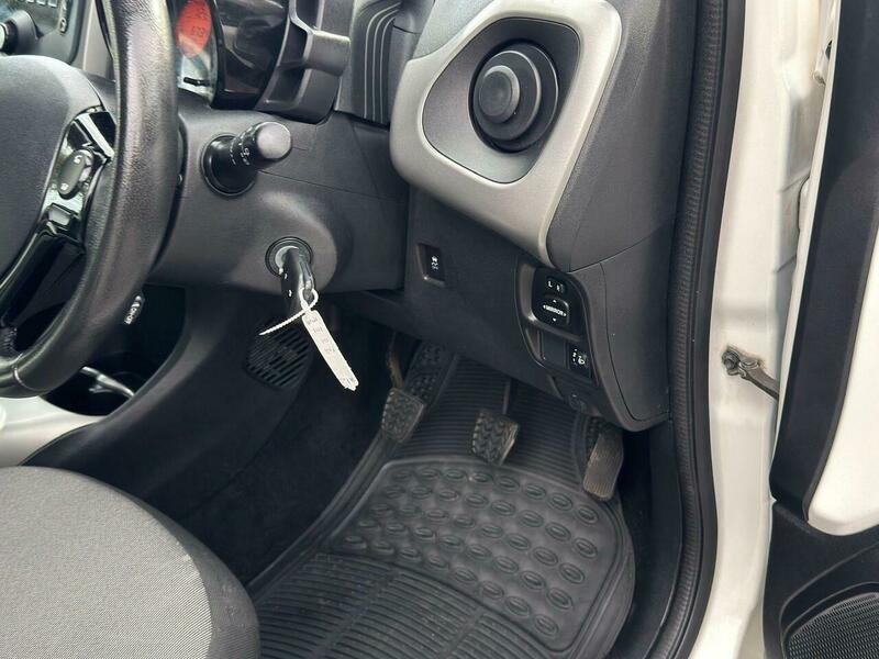 Used Toyota AYGO 2016 for sale - 78072373: Photo 25