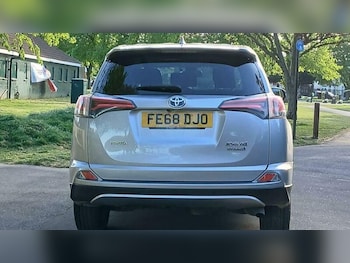 Used Toyota RAV4 2018 for sale - 79213685: Photo