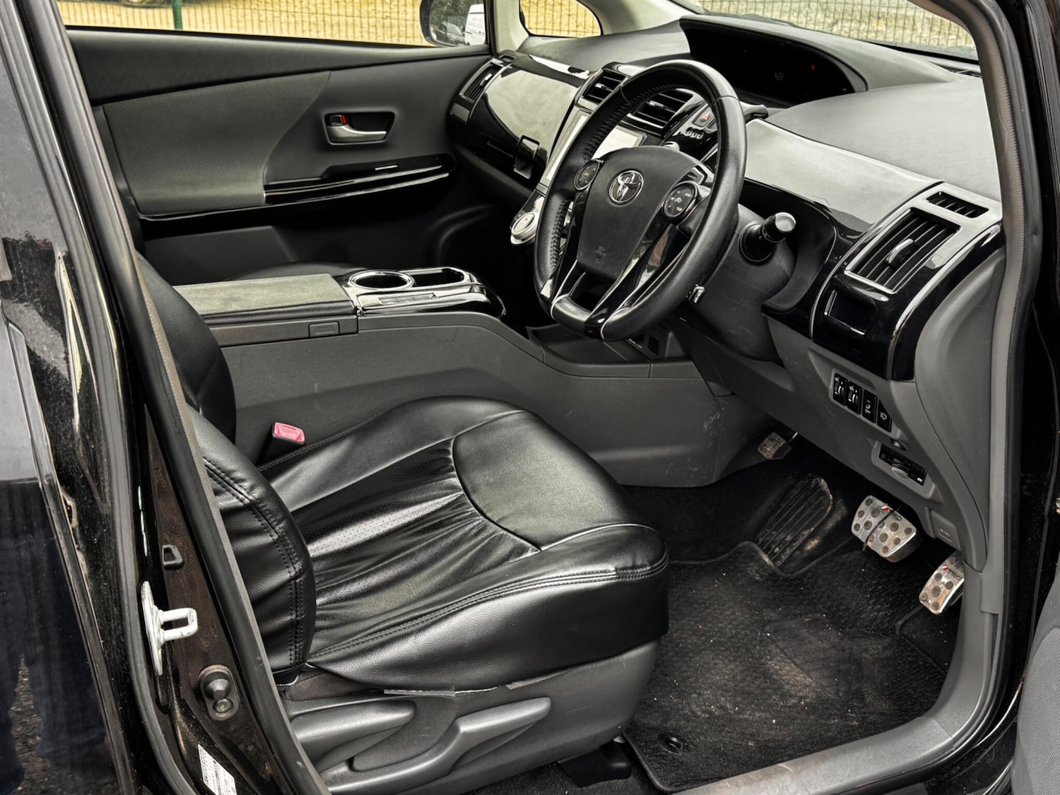 Used Toyota Prius+ 2024 for sale - 76239369: Photo 23