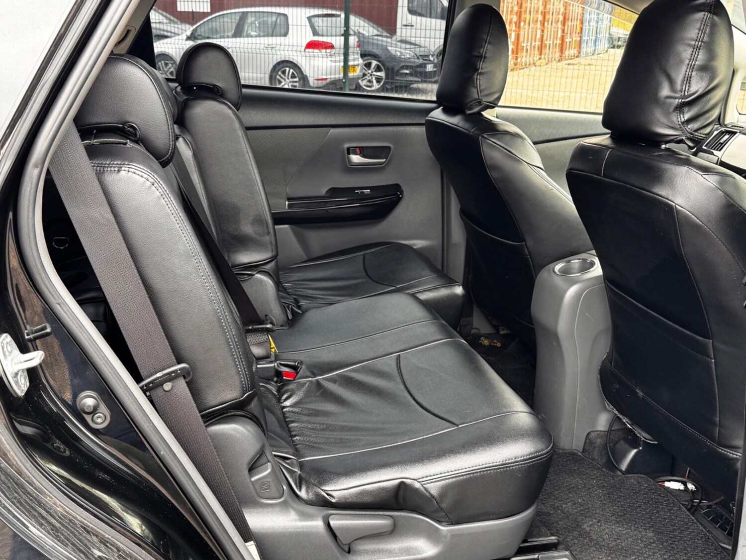 Used Toyota Prius+ 2024 for sale - 76239369: Photo 27